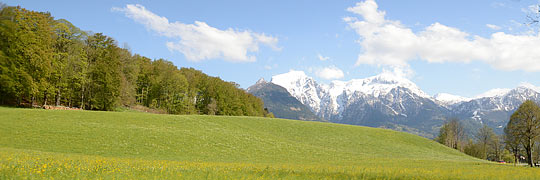 über Berchtesgaden zur Watzmanngruppe gesehen