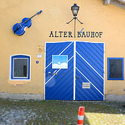 Im alten Bauhof werden heute Musikinstrumente gebaut und repariert.