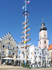 Ständebaum am Marktplatz von Cham