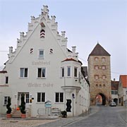 Landhotel Weißer Hahn vor dem Amerbacher Tor