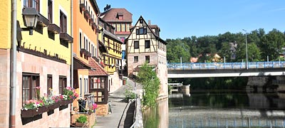 Stein - Wassergasse mit altem Backhaus an der Rednitzbrücke zu Nürnberg