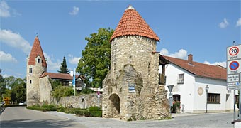 Stadtmauerrest vor der Abens