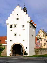 Sulzfeld, Oberes Maintor vor Rathaus © Werner Hilpert