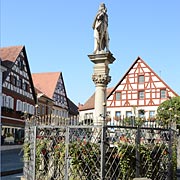 Am Weinmarkt von Bad Windsheim kommt schnell fränkische Gemütlichkeit auf