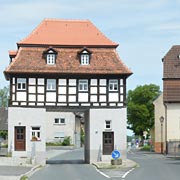 Am Torhaus von Uehlfeld