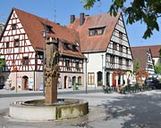 Sparkassenplatz mit Brunnen