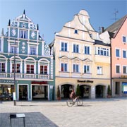 giebelständige Häuser am Stadtplatz