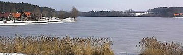 Rothsee Talsperre seit 1993 Baden , Segeln, Surfen, Wandern, Radeln, Schlemmen und tief durchatmen. über 1000 Pkw-Stellplätze