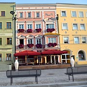 typische Innstadthäuser am Stadtplatz von Pfarrkirchen