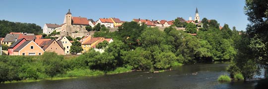 Blick von der Naabbrücke zur Nabburg