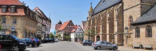 Der Marktplatz von Gerolzhofen trotz Weiträumigkeit urgemütlich.