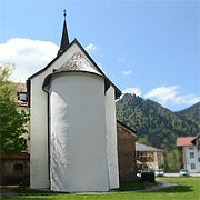 Ruhpolding, Schlosskapelle, baulich verbunden mit dem Schloss