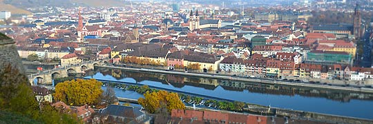 Vom Marienberg über den Main geblickt