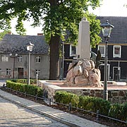 Mahnmal am Marktplatz von Teupitz