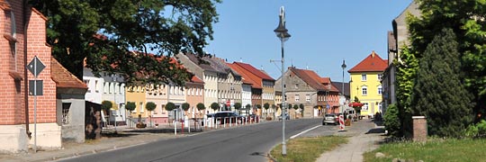 Schnell durch das Zentrum - in Sonnewalde kein Problem. Doch ein Halt ist problemlos möglich und ein sonniger Tipp.