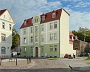 Ecke Grünstraße, hinten rechts noch ein Stück der alten Stadtmauer