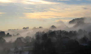 nebeliger Februarmorgen in Greifenstein-Beilstein, Blick Richtung Süden