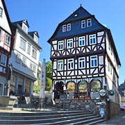 Wetzlar, Eisenmarkt mit Alter Münze