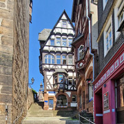 Marburg weist stattliche Häuser auf
