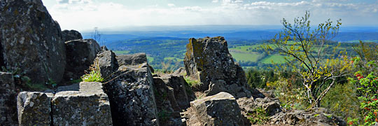 auf dem Vulkankegel des Bilstein - nahe der vogelsberger Stadt Schotten