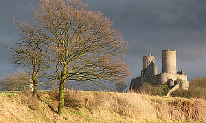 beeindruckende Szenerie eine beeindruckenden Burgruine Münzenberg