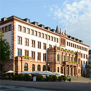 Wiesbadens Neues Rathaus © Bernd Schuldes