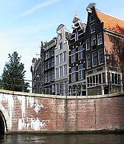 Amsterdam - vielbeachtete Hausecke