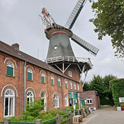Galerie-Holländer mit Windrose in Westgast