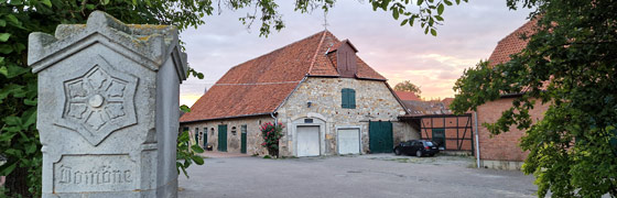 Pattensen, vor der Domäne Calenberg