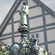 Marktplatz der Stadt Springe mmit Peterschem Haus und Marktbrunnen