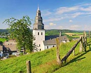 Meschede OT Eversberg Kirche © LianeM