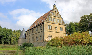 Steinheim, Wasserschloss Thienhausen im Tal des Holmbachs © Udo Kruse