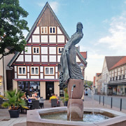 Alheyd Pustkoke verdankt die Stadt Blomberg diesen Brunnen