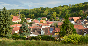 Eckartsberga vom Sonnenschein berührt