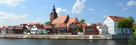 Havelberg - über die Havel zum Berg geschaut