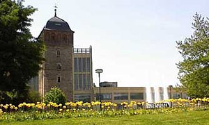 alter Roter Turm und neue Galerie