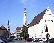 der dürre Mönch von Görlitz bewacht mit Neptun den Parklatz