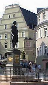 Hainichen hat seinen Christian Fürchtegott Gellert auf den Marktplatz gestellt