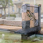 abgespult - der neue Marktbrunnen anstelle der einstigen Spinnerei