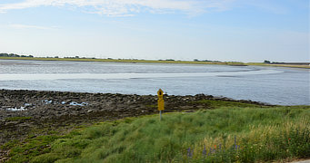 Die Eider zwischen Dithmarschen und Eiderstedt am Wesselburenerkoog