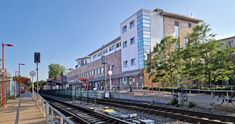 Hier kommt die bie Bahn weiterhin, der alte Bahnhof musste weg
