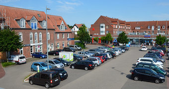 viel Platz zum Parken