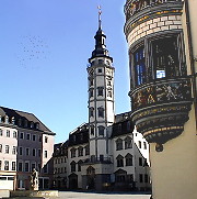 Gera Marktplatz mit Rathaus und Erker der Apotheke