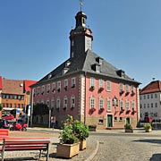 Klein und fein in Barock zeigt sich das Rathaus von Kölleda