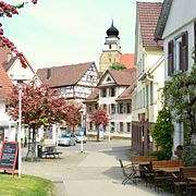 Hoch über dem Fachwerkstädtchen Herrenberg erhebt sich die Stiftskirche.