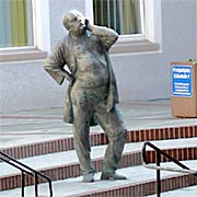 Bürgernahe Kunst vor der Württembergischen Landesbühne Esslingen