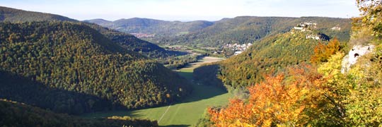 Hohenurach am Albtrauf © Christian Pedant #26590608