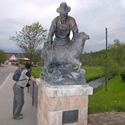 Brückendenkmal an der Lauter - brückenheiliges Schäfchen bei der Lauterwäsche