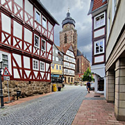 Homberg an der Efze, im Hintergrund die spätgotische Stadtkirche