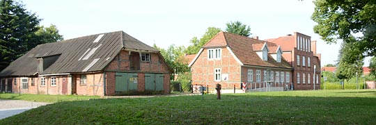 Klinkerbauten in Zsrrentin am Schaalsee